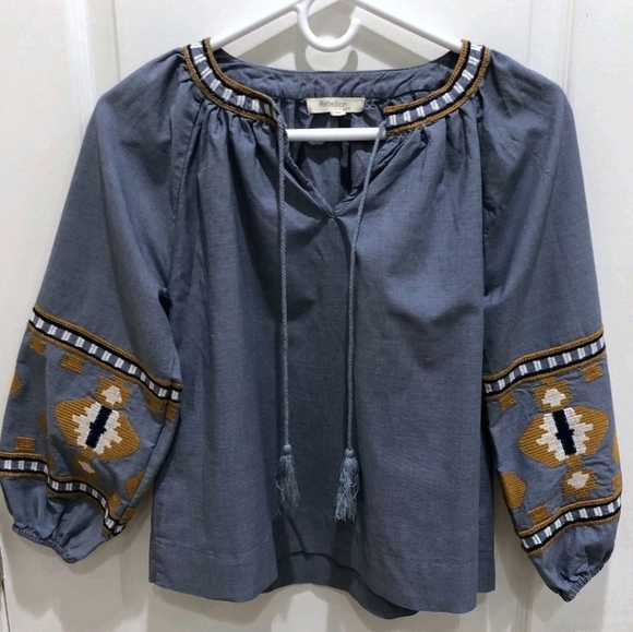 Rebellion Blouse with Gold Embroidery Size Medium EUC - Picture 1 of 6